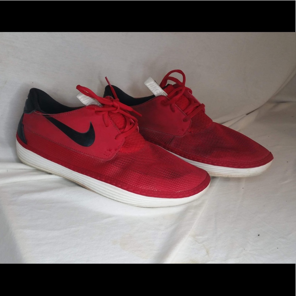 Nike solarsoft moccasin ‘university red’